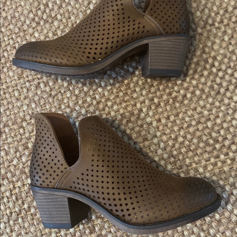Ankle booties